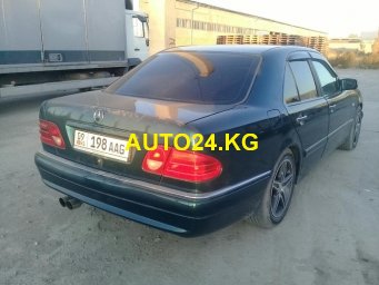 Mercedes-Benz E320