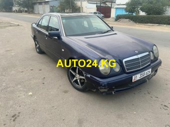 Mercedes-Benz E 230 Mercedes-Benz E 230