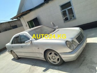 Mercedes-Benz E 230
