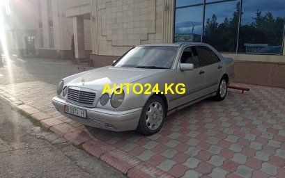 Mercedes-Benz E 320