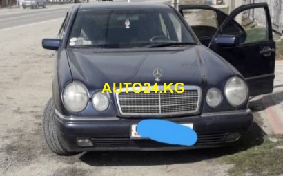 Mercedes-Benz E240