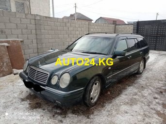 Mercedes-Benz E 320 Mercedes-Benz E 320