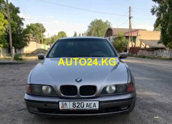 BMW 528i