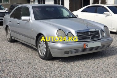 Mercedes-Benz E230