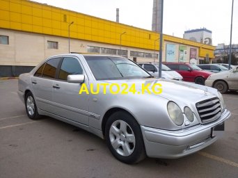 Mercedes-Benz E 320 Mercedes-Benz E 320