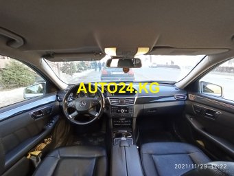 Mercedes-Benz E 300 Mercedes-Benz E 300